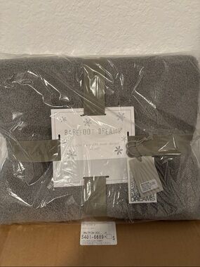 Barefoot Dreams CozyChic Rib Border Blanket - Eucalyptus 45”x60”